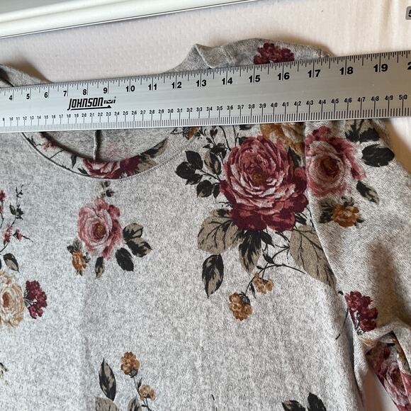 Green Envelope Women Blouse 2X Gray Floral Roses Scoop Neck Pullover Long Sleeve - Picture 7 of 8